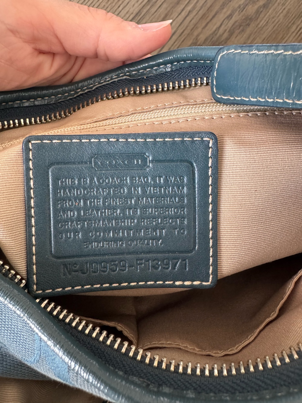 Blue Signature-Pattern Shoulder Bag - Picture 4 of 7